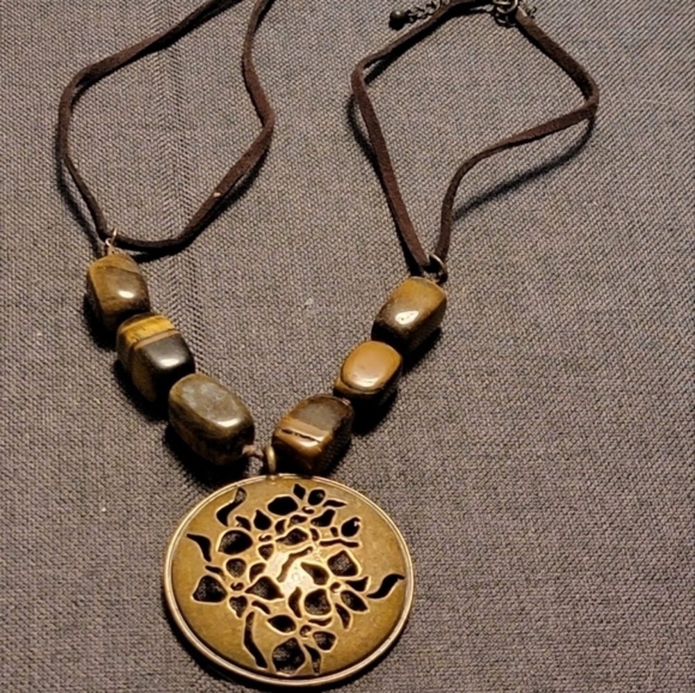 Tiger's Eye Stones Necklace Western boho Avon ‘07 Bronze like Medallion festival